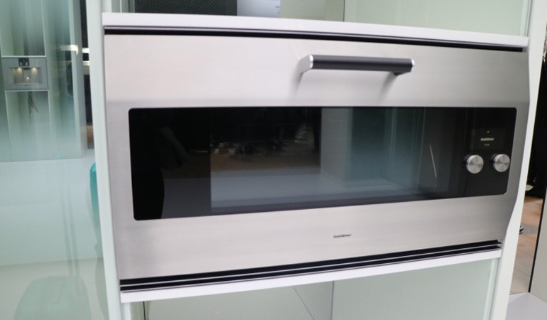 Living Kitchen 2017: Gaggenau updates oven icon - Appliance Retailer
