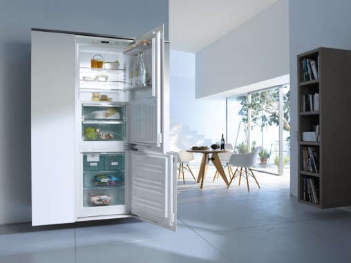 Miele’s Integrated Fridge Freezer (KFNS 37692, RRP $4,399) has a 3-star energy rating and the new PerfectFresh Pro drawers have a specially designed perforated compartment covers to maintain a precise climate inside the humidity controlled drawers.