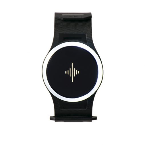 The SoundBrenner Pulse consists of a disc, slightly larger in size than a smartwatch and a sweatproof band. 