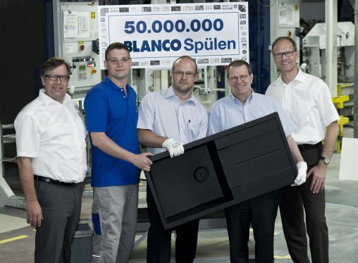 Wolfgang Schneider (CTO, first left), Leo Schröder (Shift Supervisor), Rene Freund (plant manager), Achim Schreiber (CEO) and Rüdiger Böhle (CFO).