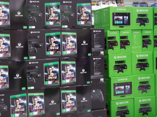 Xbox-One_Retail-Stacks