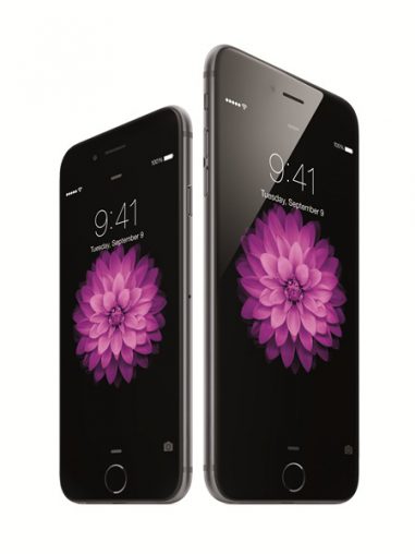 Apple iPhone 6 Plus (right) with the iPhone 6.